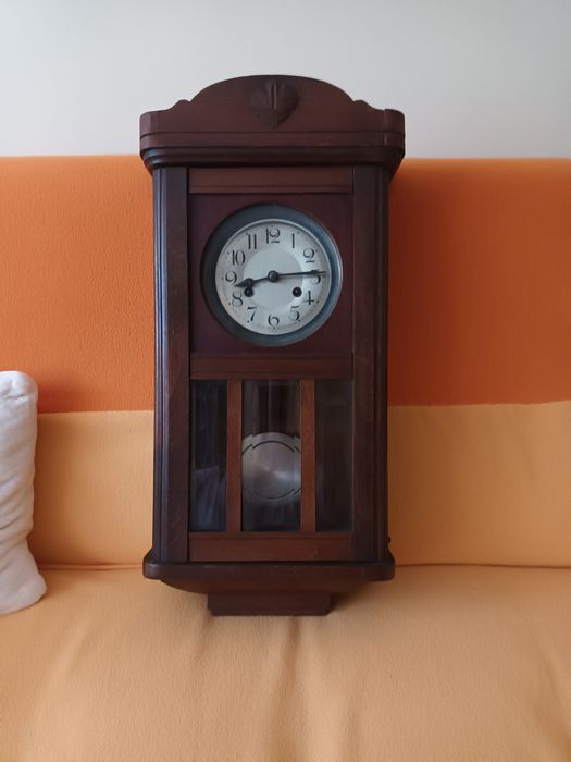 Ceas cu pendul mecanic în stare bună de funcționare