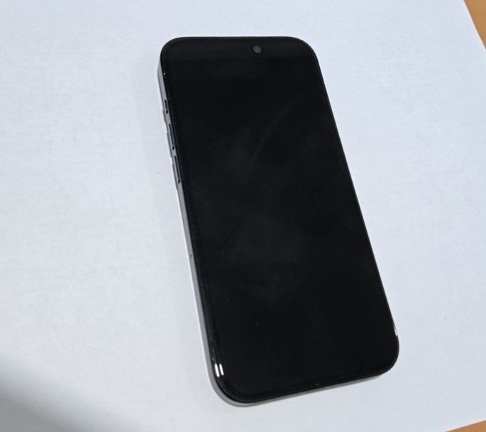 Срочно Iphone 15 pro сотилади холати идеал