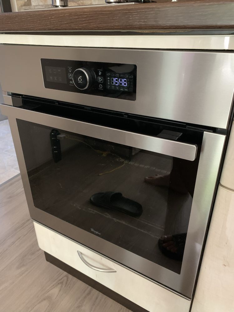 Фурна за вграждане с пиролиза Whirlpool AKZ96220IX