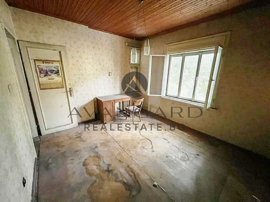 оф.24201 Етаж от къща/ Военна болница