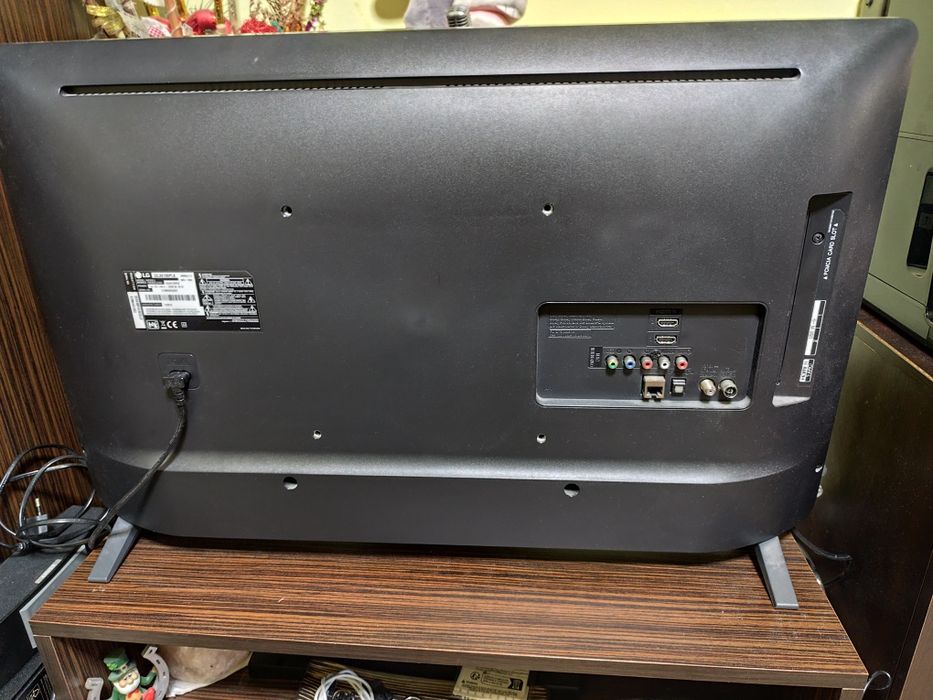 Vând televizor LG Smart 80 cm