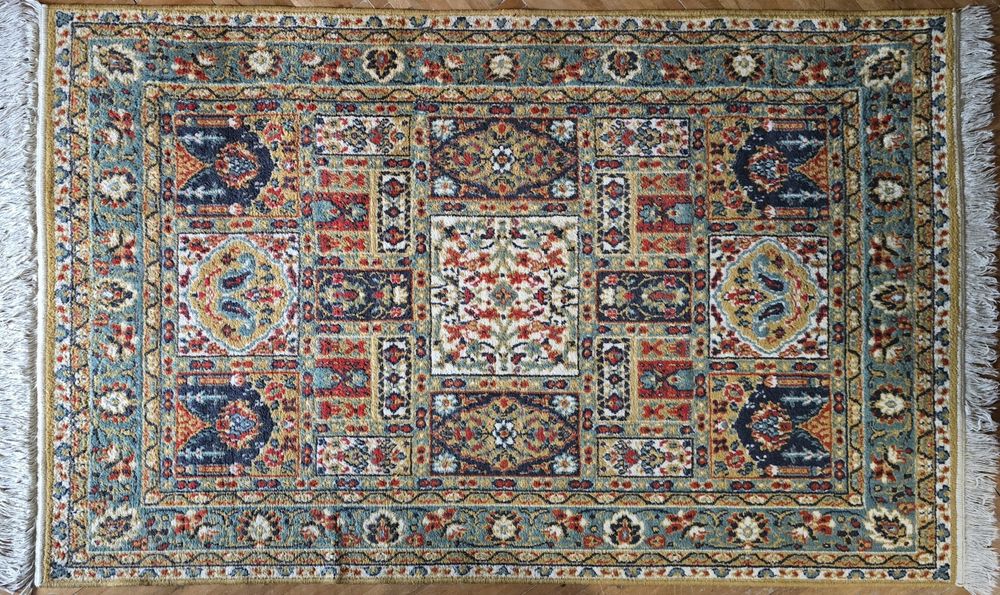 Vând Două Covoare de Lână