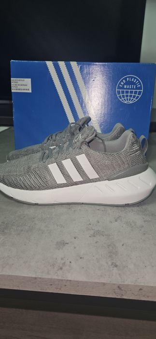 Sneakers Adidas  potrivit pentru tine!