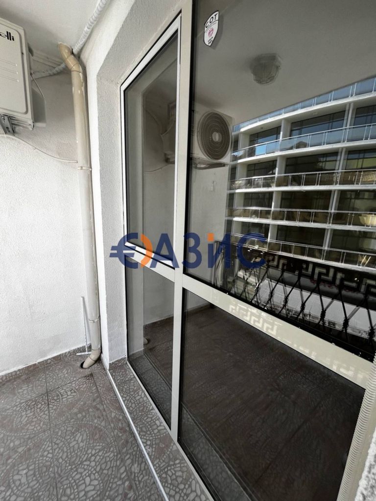 Продава се Двустаен апартамент в к.к. Слънчев бряг - 71 кв.м за 1175 €/кв.м - Снимка #14