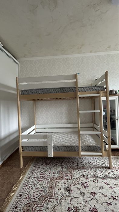 Кровать детская двухъяруссная
