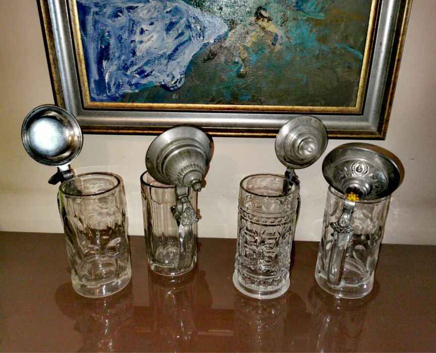 Халби стъклени капаци от калай маркирани с вдигнато дъно от колекция