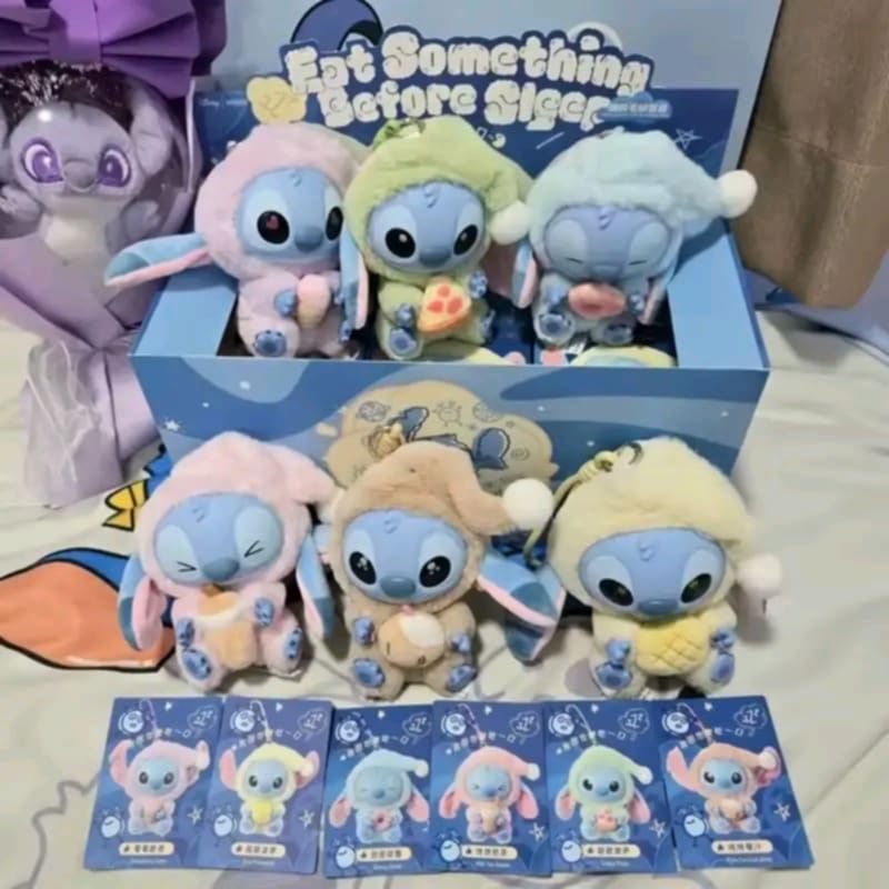 Сладка изненада с Miniso Stitch в пижама колекционерска фигурка 15 см