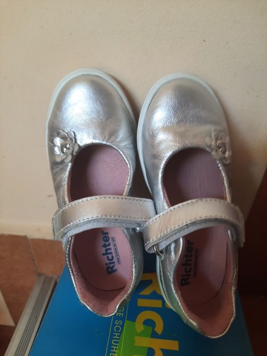 Pantofiori argintii noi