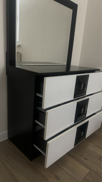 Продаетс шкаф-купе и комод