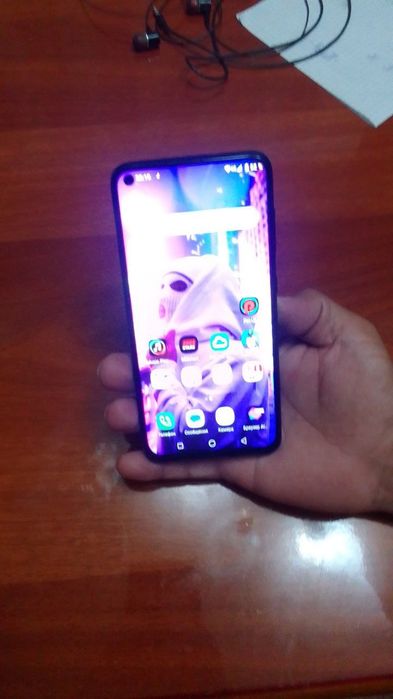 Продается телефон