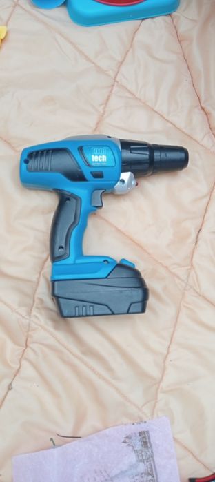 Masini diverse dimensiuni, pistol nurf, autofiletanta