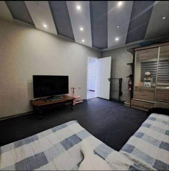 2³/1/2. Дом кирпич. Спутник 4 (Сергели). Квартира 65 м²! Метро 400 м