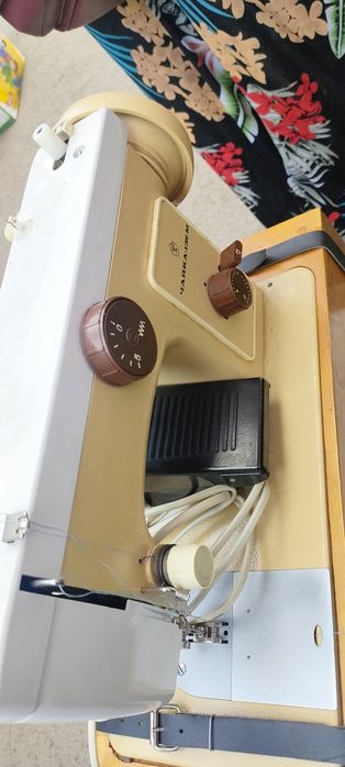 Швейная машина ,Чайка