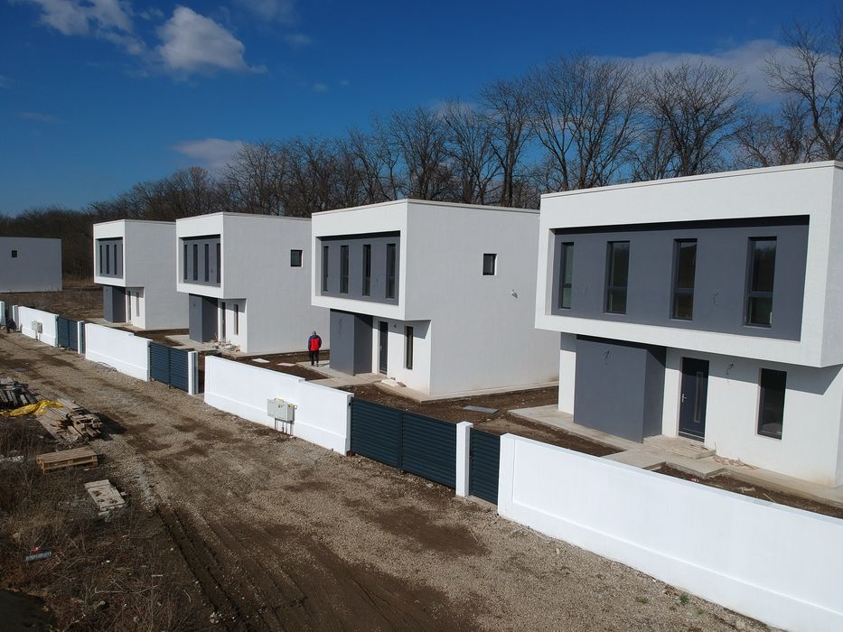 Casa langa parcul Bucov