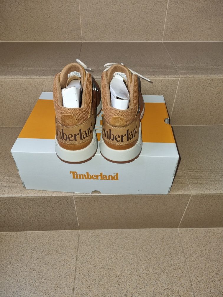 Ghete Timberland noi în cutie