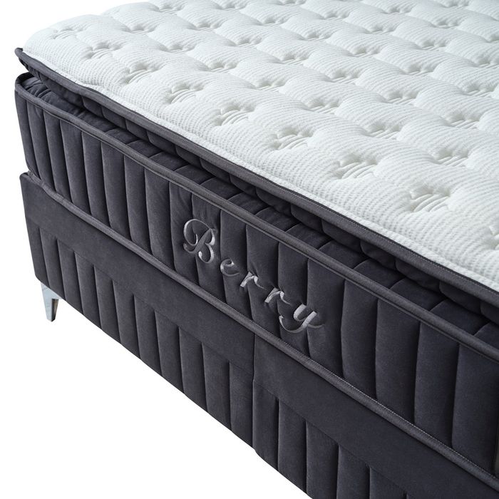 Тапицирано легло Berry