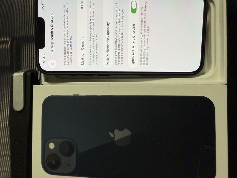 IPhone 13, 128GB с година и половина гаранция