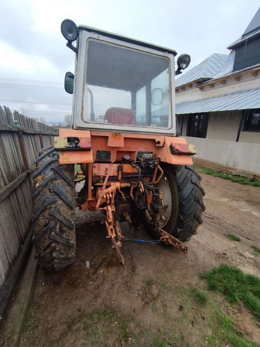 Vând tractor Belarus