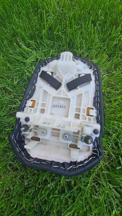 Sa scaun pasager R1 2004 2006 si carena dreapta