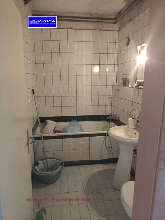 Просторен тристаен апартамент в Младост 3