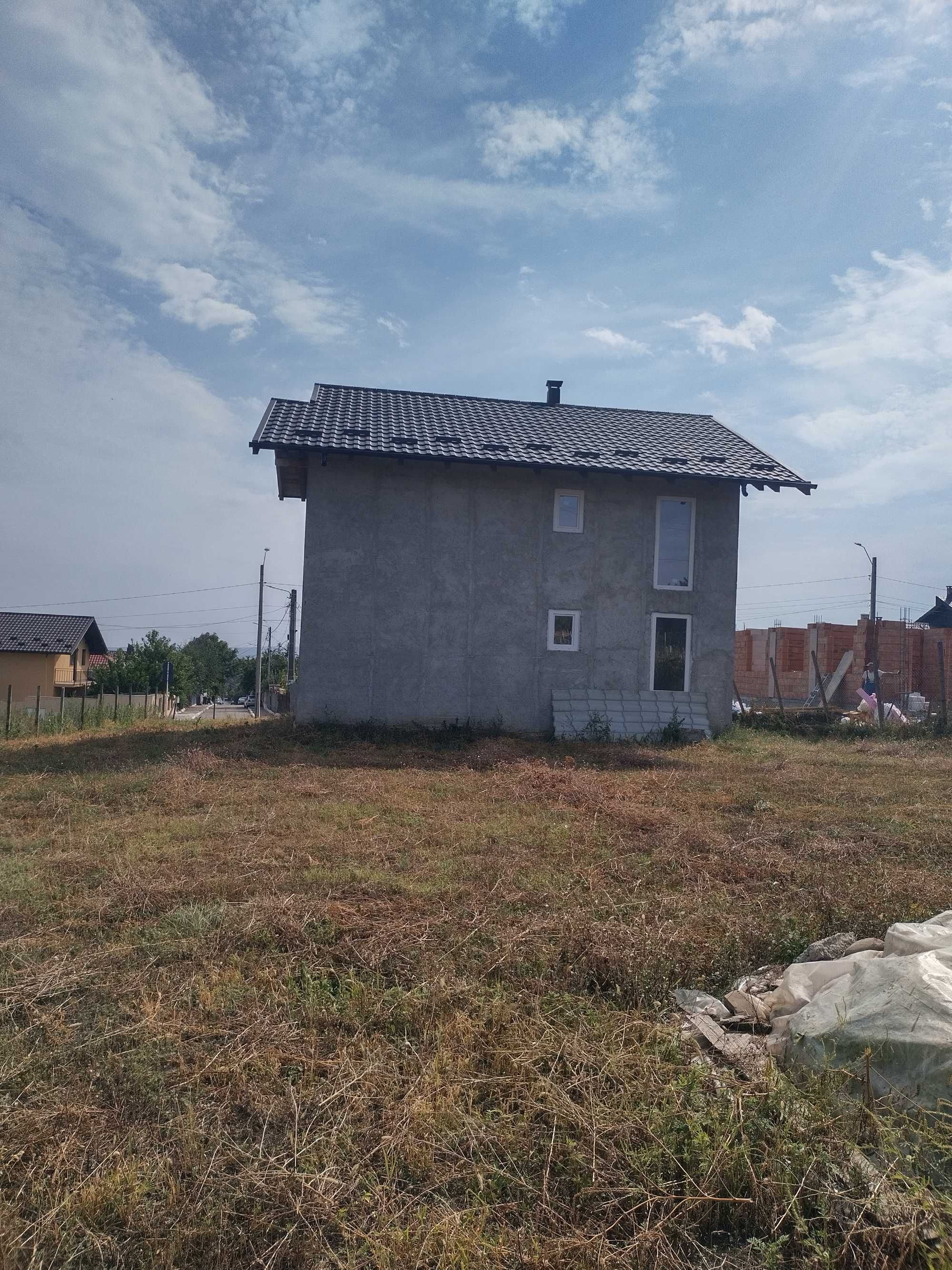 Casă de vânzare în Vaslui str 8 Martie (spatele spitalului) P+1E
