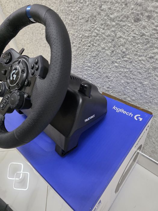 Logitech G923 - PS4/PS5