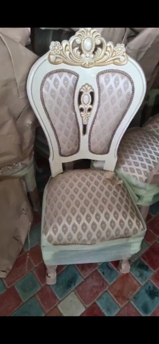 Продам  стулья для гостинной
