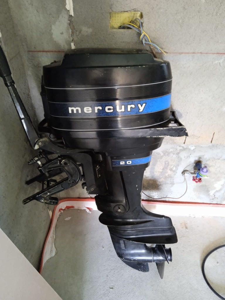 Motor barca mercury