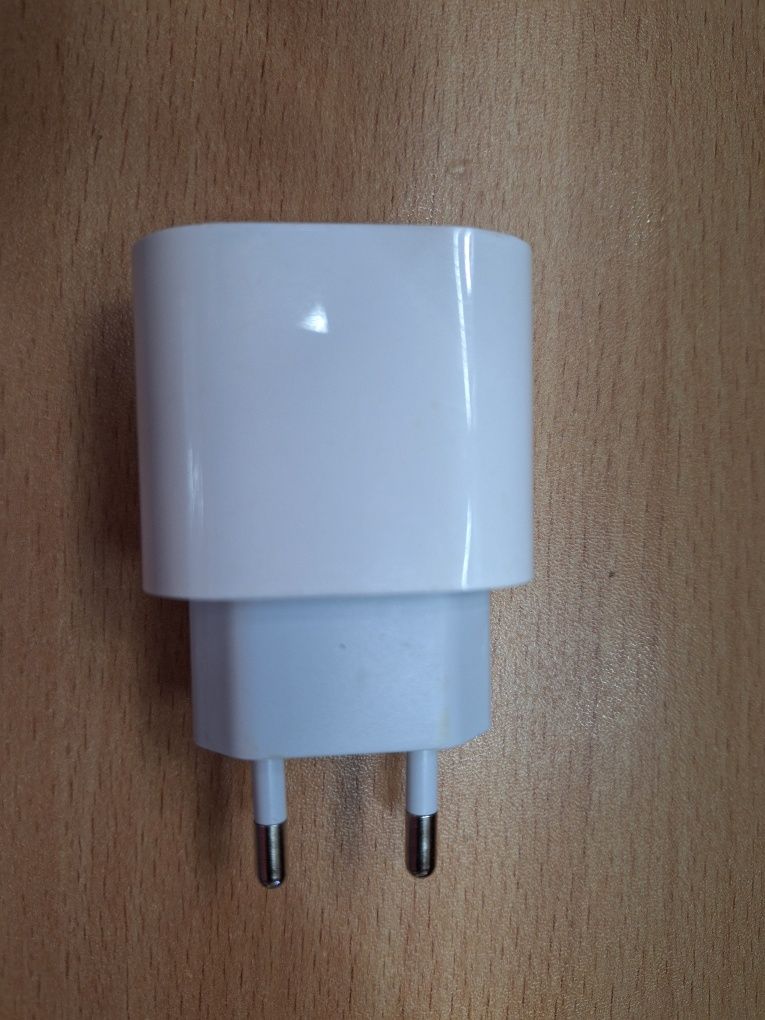 Оригинално бързо зарядно за iphone,ipad 20W