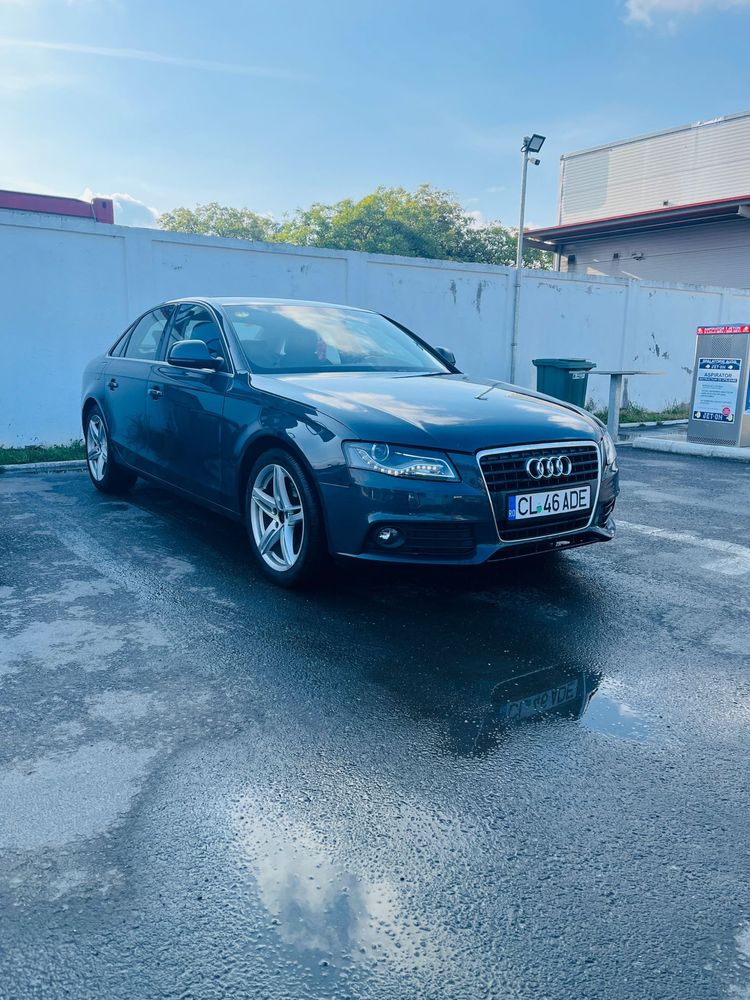 Vând Audi A4 b8