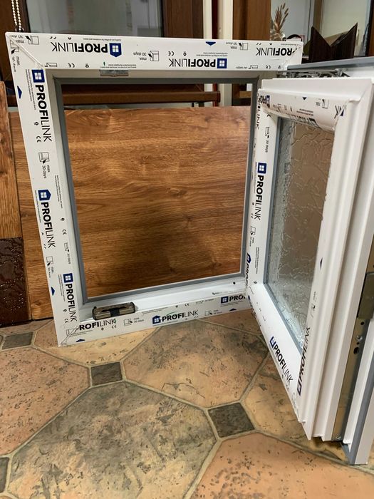 малки PVC прозорци