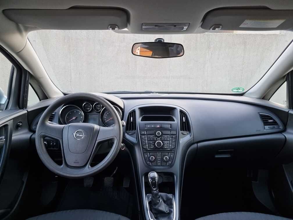 Opel Astra J 2010 euro 5 motor 1,7 diesel