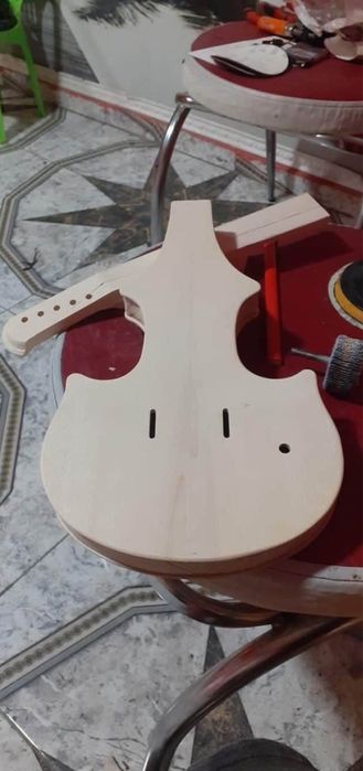 Vioara zeta 5corzii placa mare pe imbus chei