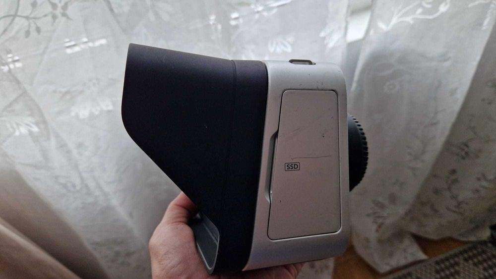 Blackmagic Cinema Camera 2.5K EF