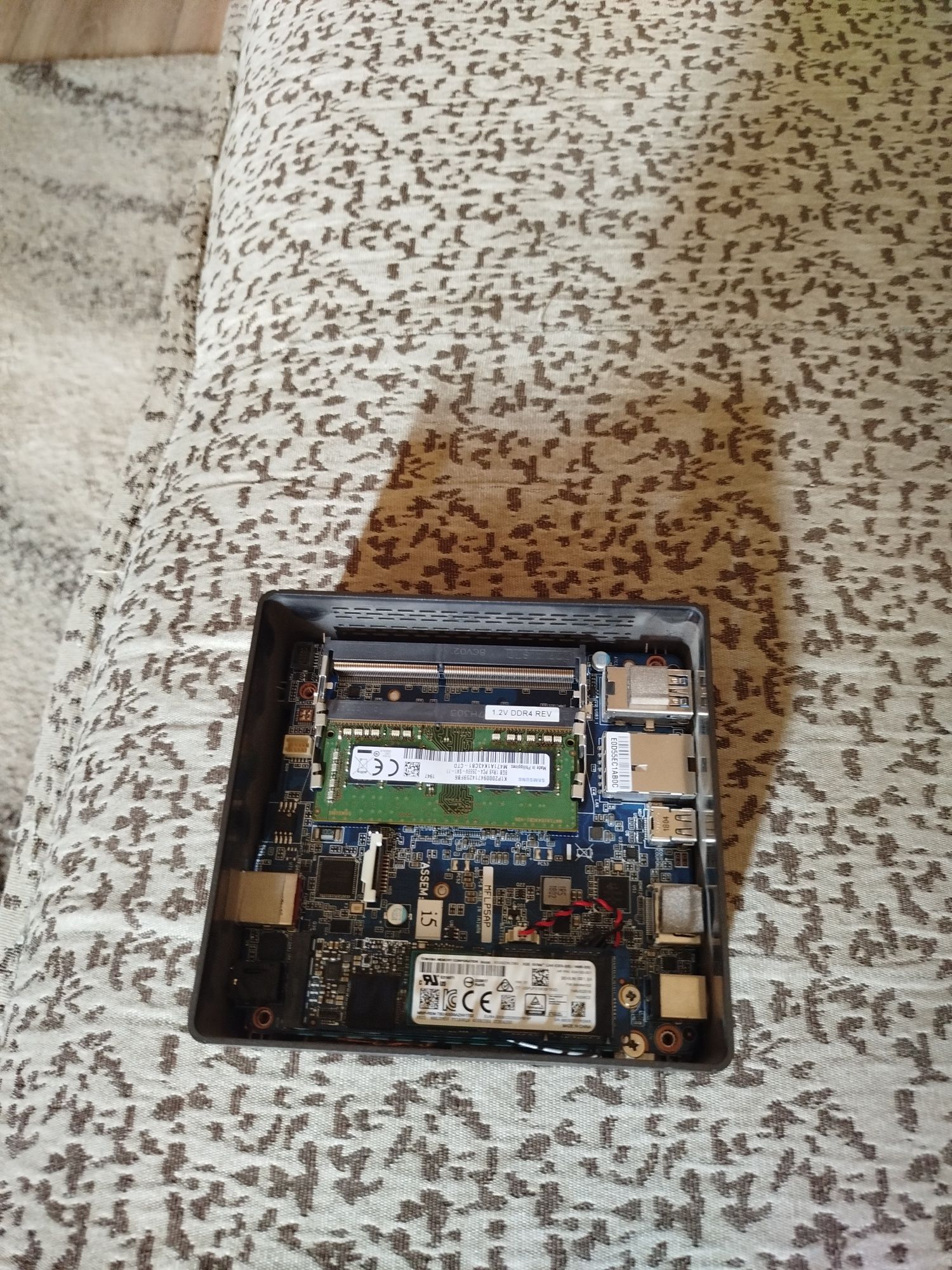 Calculator Intel i5 a7a generație că nuc