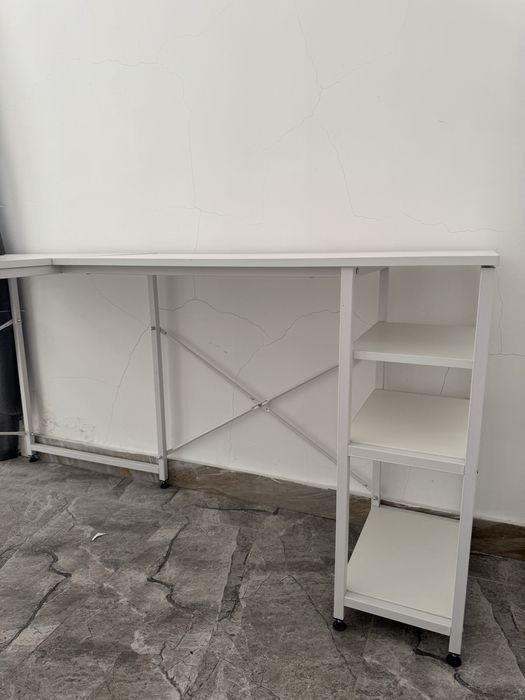 Стол для офиса.