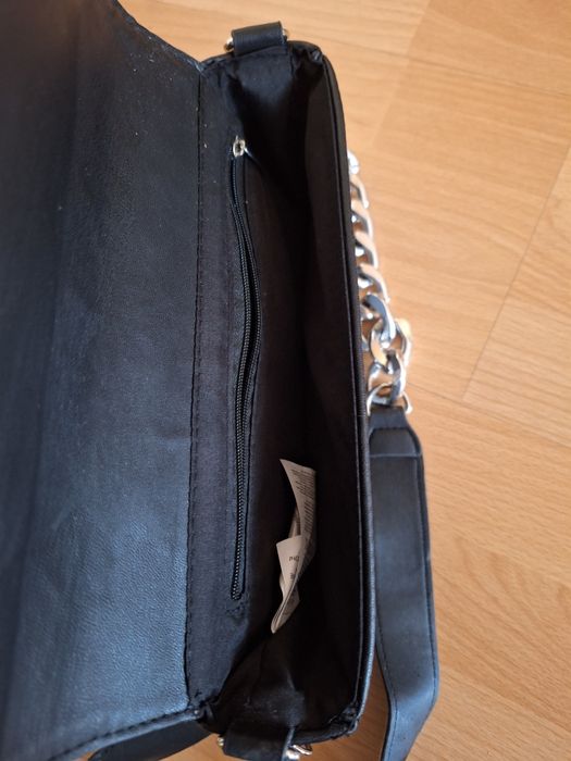 Черна дамска чанта