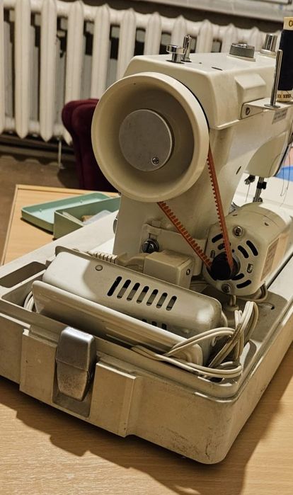 Vând mașină de cusut Brother Pacesseter 607