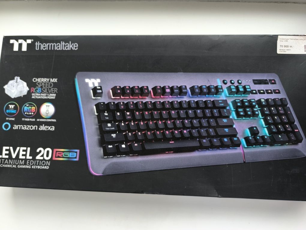 Продам клавиатуру игровую Thermaltake