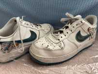Nike air force 1 looney tunes edition
