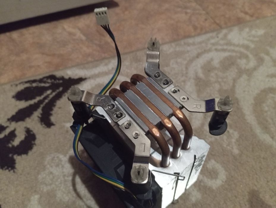 Кулер для процессора хороший.