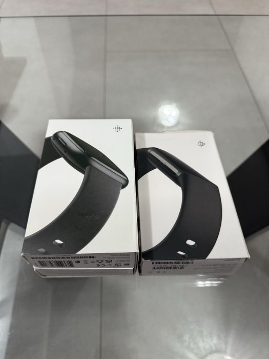 Smartwatch Fitbit Versa 4 & Fitbit Charge 6 black • NOI / SIGILATE •
