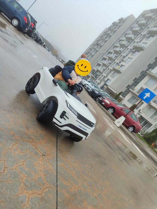 Mașinuță electrică LAND ROVER cu telecomanda