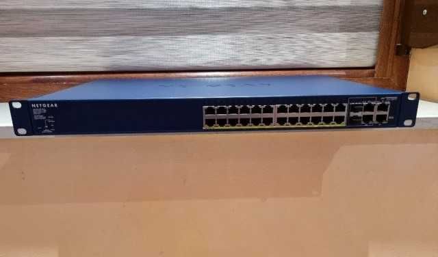 Суич Netgear ProSAFE FS728TP PoE