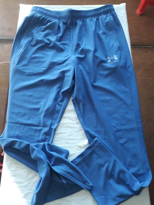 Trening Under Armour nr L originali