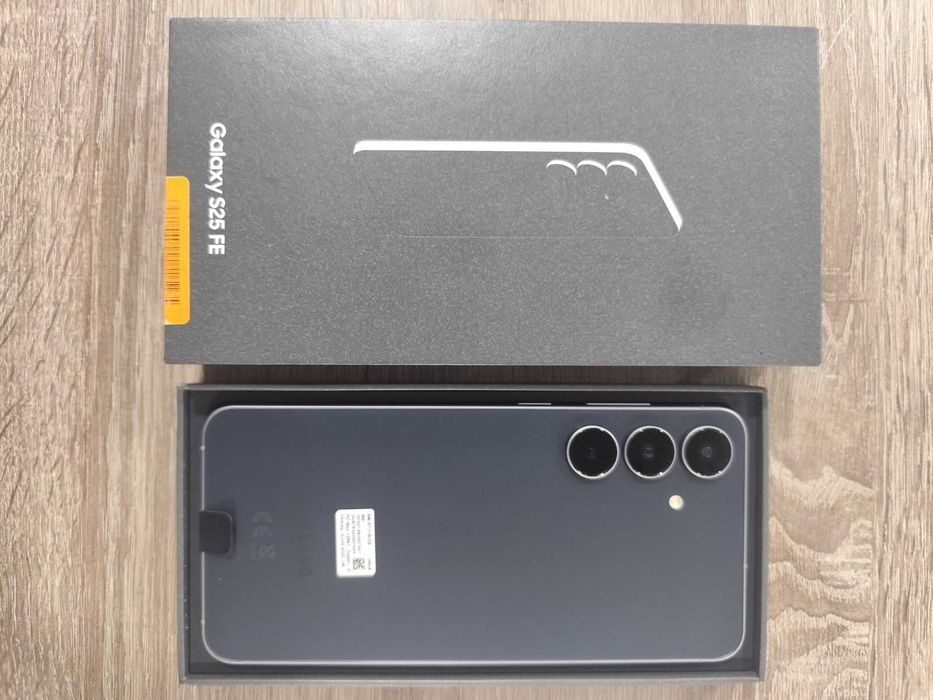 Телефон Samsung Galaxy S25 FE 128/8GB