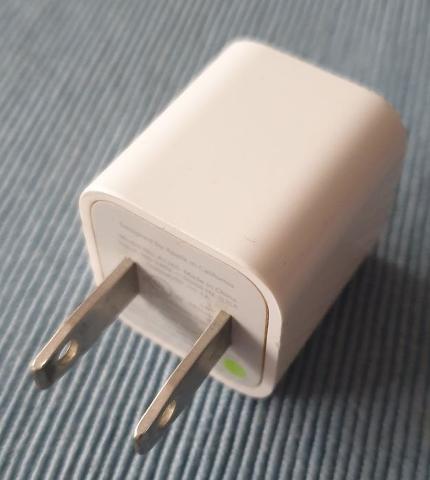 USB захранващ адаптер Apple модел A1265  за пътуване за  САЩ