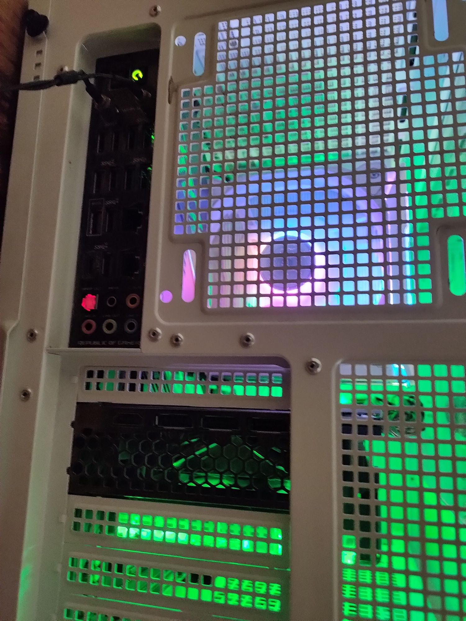 RTX3080ti 12gb/Ryzen 9 5950x/64gb ddr4 3733Mhz/X570 ASUS Rog 8 dark