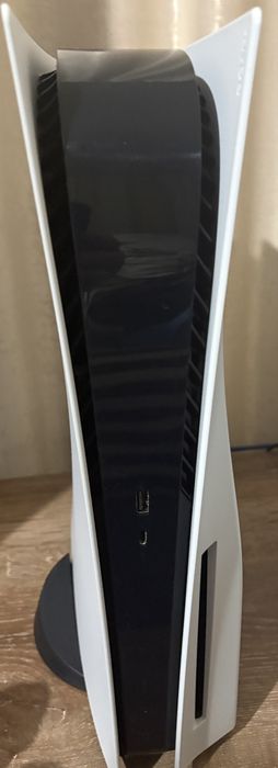 Продам консоль Play Station 5