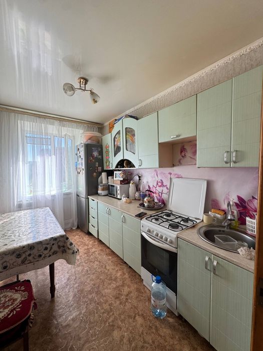 Продам трехкомнатную квартиру